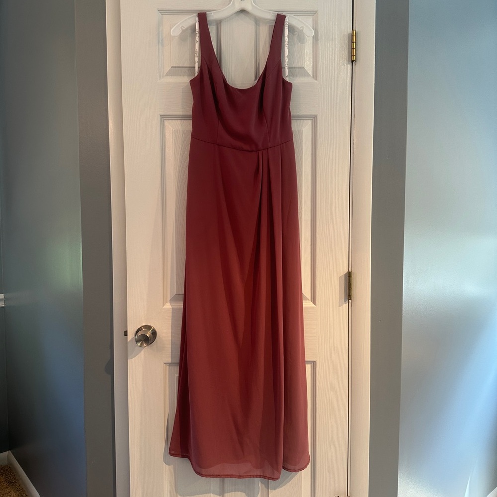 David’s Bridal Chiffon Tank Scoop Neck Bridesmaid Dress - Size 8